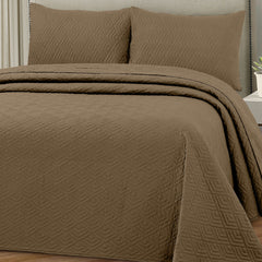 Plush Bedspread Pine Bark - Image 1