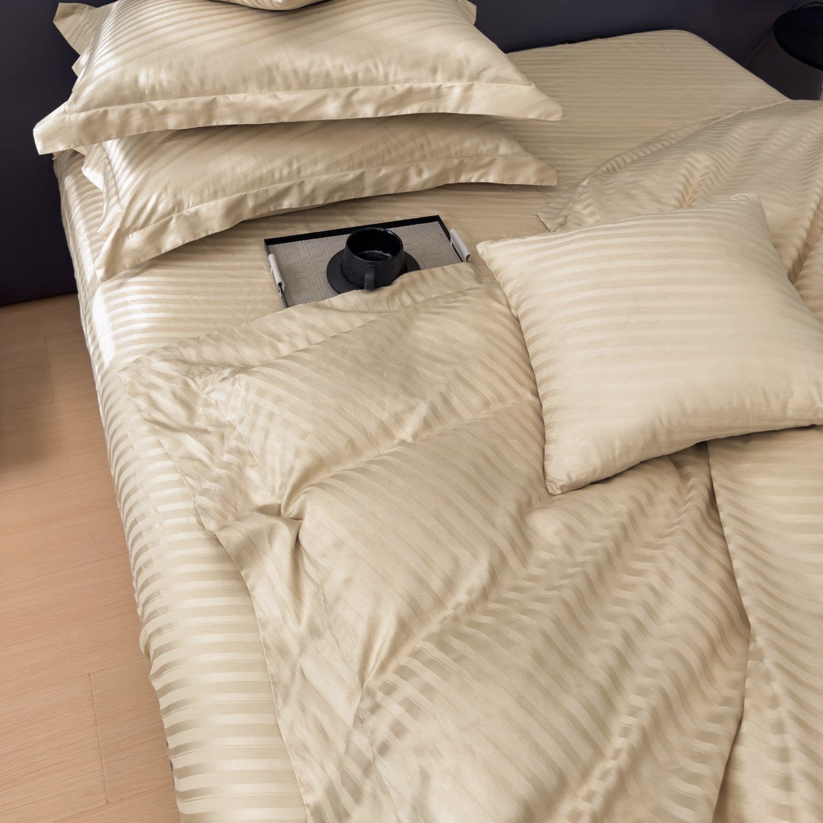 Luxury 500 Thread Count Italian Jacquard Bedding Set – Tokyo Lines Collection | Soft, Breathable & Modern
