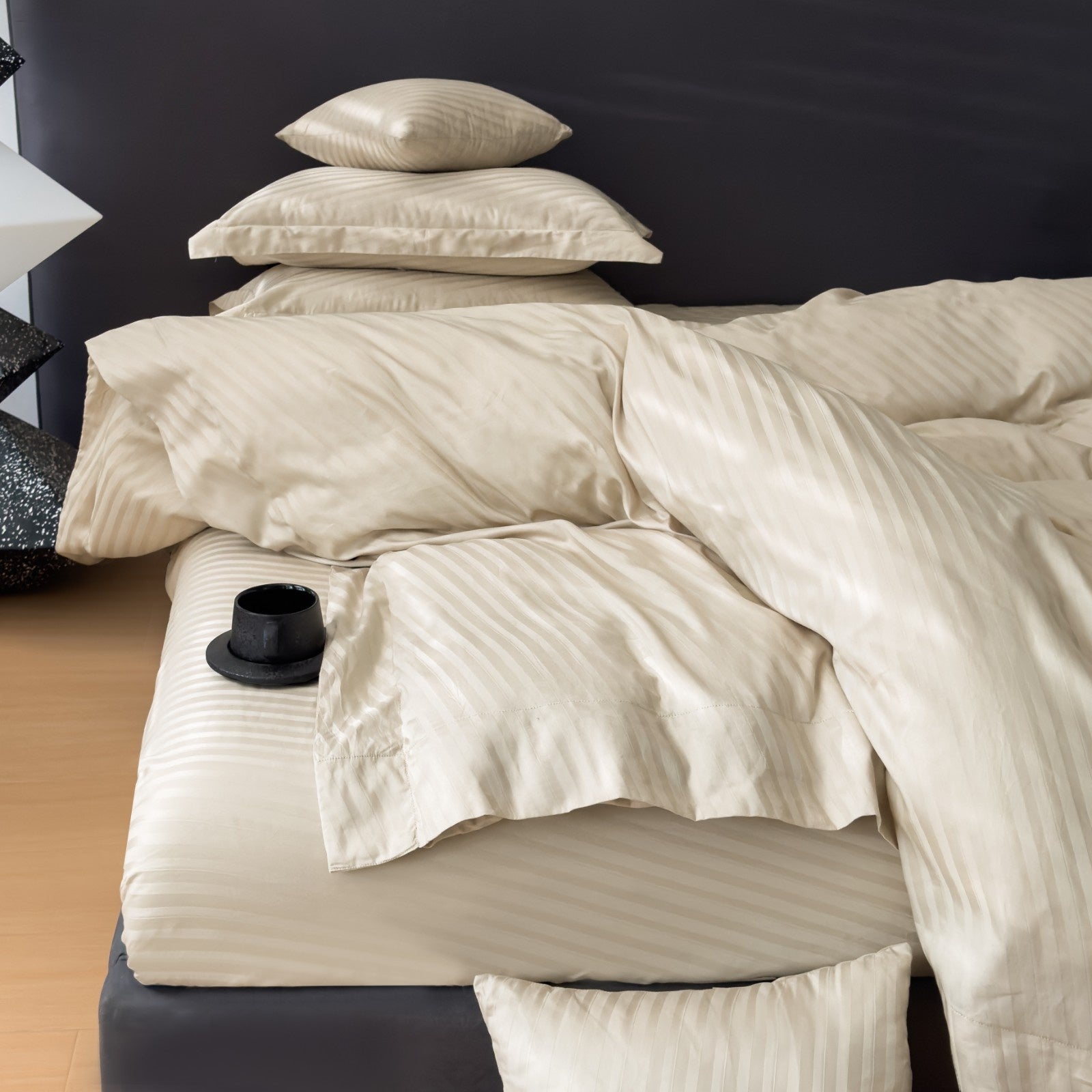 Luxury 500 Thread Count Italian Jacquard Bedding Set – Tokyo Lines Collection | Soft, Breathable & Modern