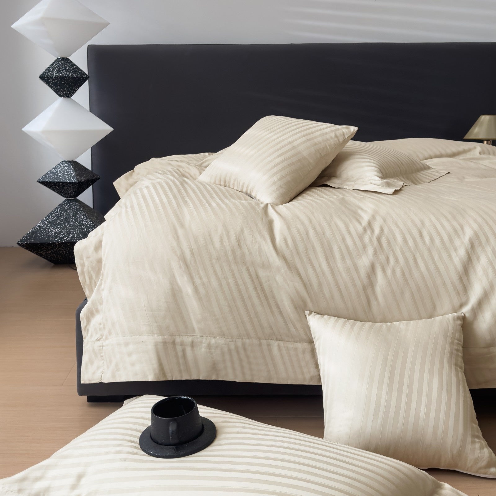 Luxury 500 Thread Count Italian Jacquard Bedding Set – Tokyo Lines Collection | Soft, Breathable & Modern