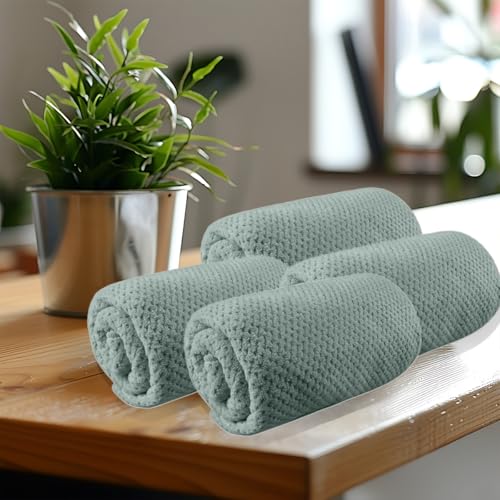 HOUSSE Microfiber Vogue Coral Fleece Bathing Towels | 360 GSM | Super Soft| Quick Absorbent | Lightweight & with Hanging Hook | for Versatile Usage | for Women & Men (Pista Green, 70x150 Bath Towel)