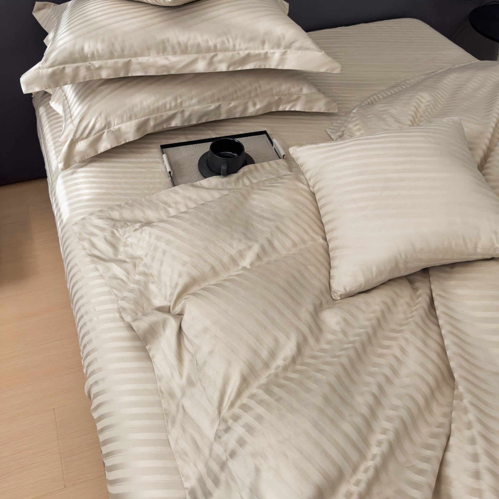 Luxury 500 Thread Count Italian Jacquard Bedding Set – Tokyo Lines Collection | Soft, Breathable & Modern
