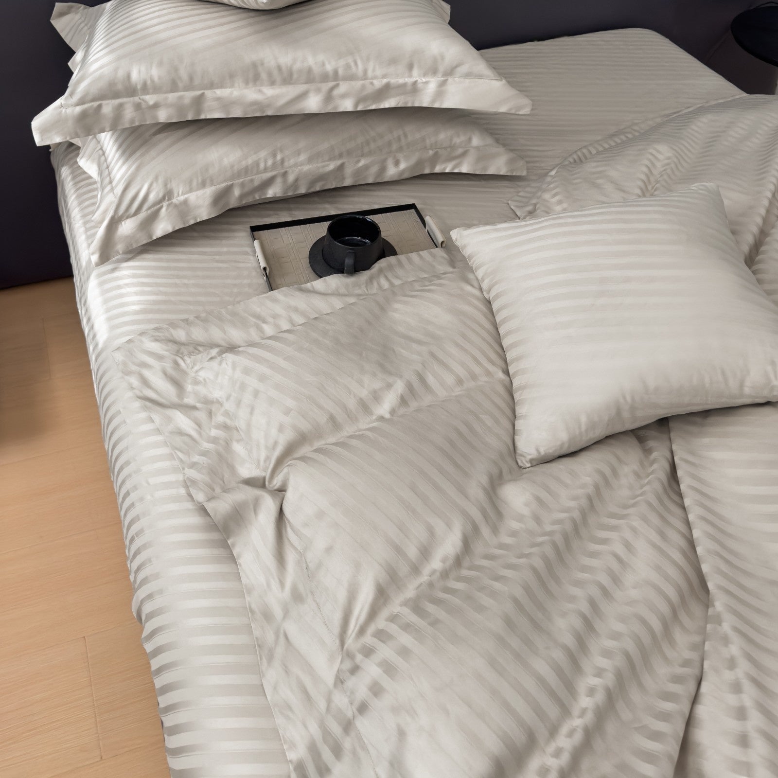 Luxury 500 Thread Count Italian Jacquard Bedding Set – Tokyo Lines Collection | Soft, Breathable & Modern