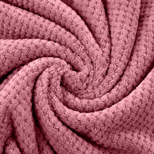 HOUSSE Microfiber Vogue Coral Fleece Bathing Towels | 360 GSM | Super Soft| Quick Absorbent | Lightweight & with Hanging Hook | for Versatile Usage | for Women & Men (Pista Green, 70x150 Bath Towel)