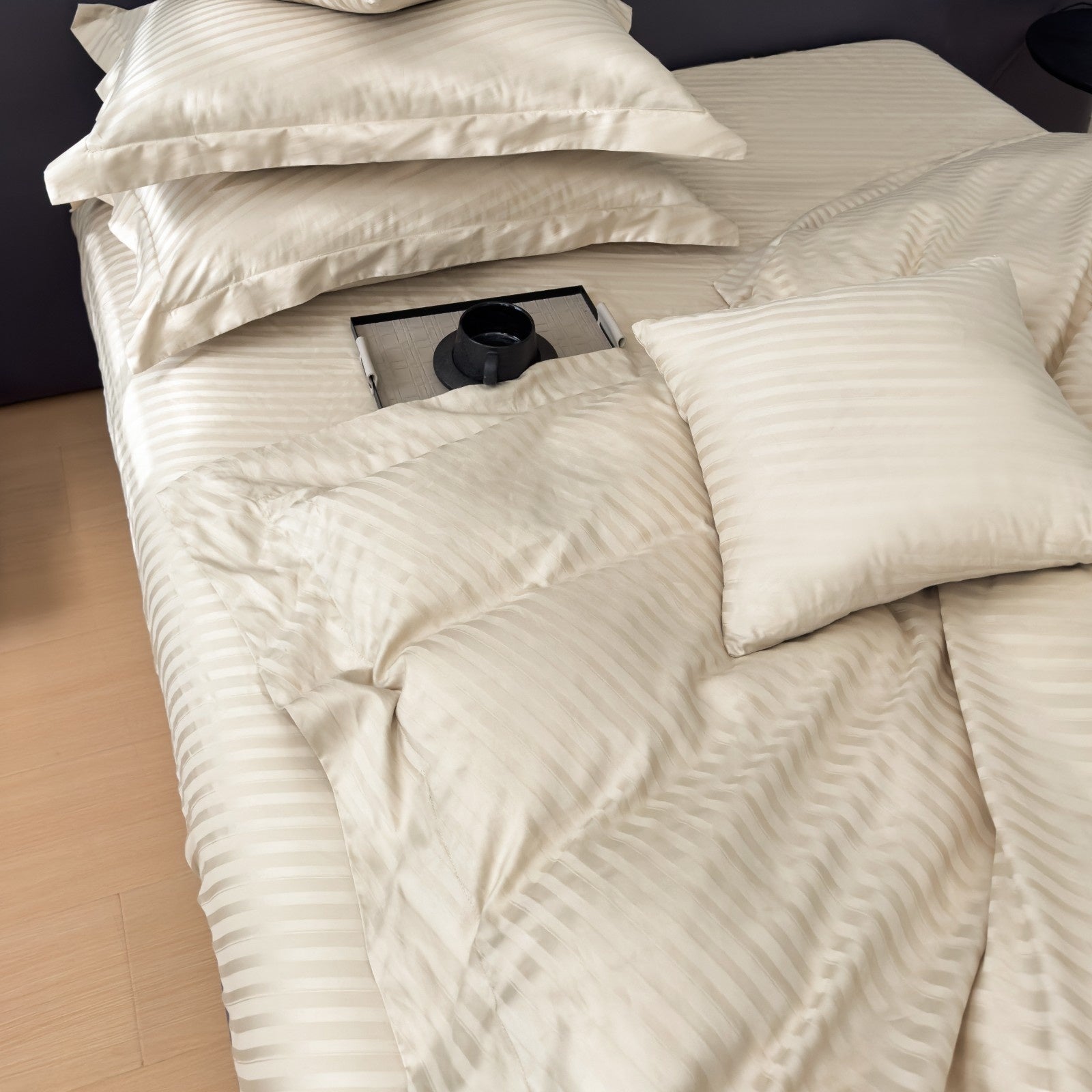 Luxury 500 Thread Count Italian Jacquard Bedding Set – Tokyo Lines Collection | Soft, Breathable & Modern