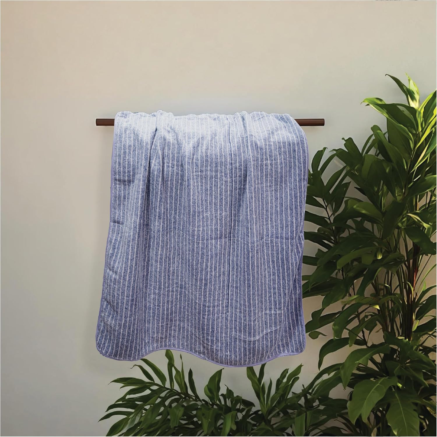 HOUSSE Microfiber Bath Towel, 360 GSM Coral Velvera Fleece, Extra Soft and Quick Dry, Large (VELVERA_Grey)
