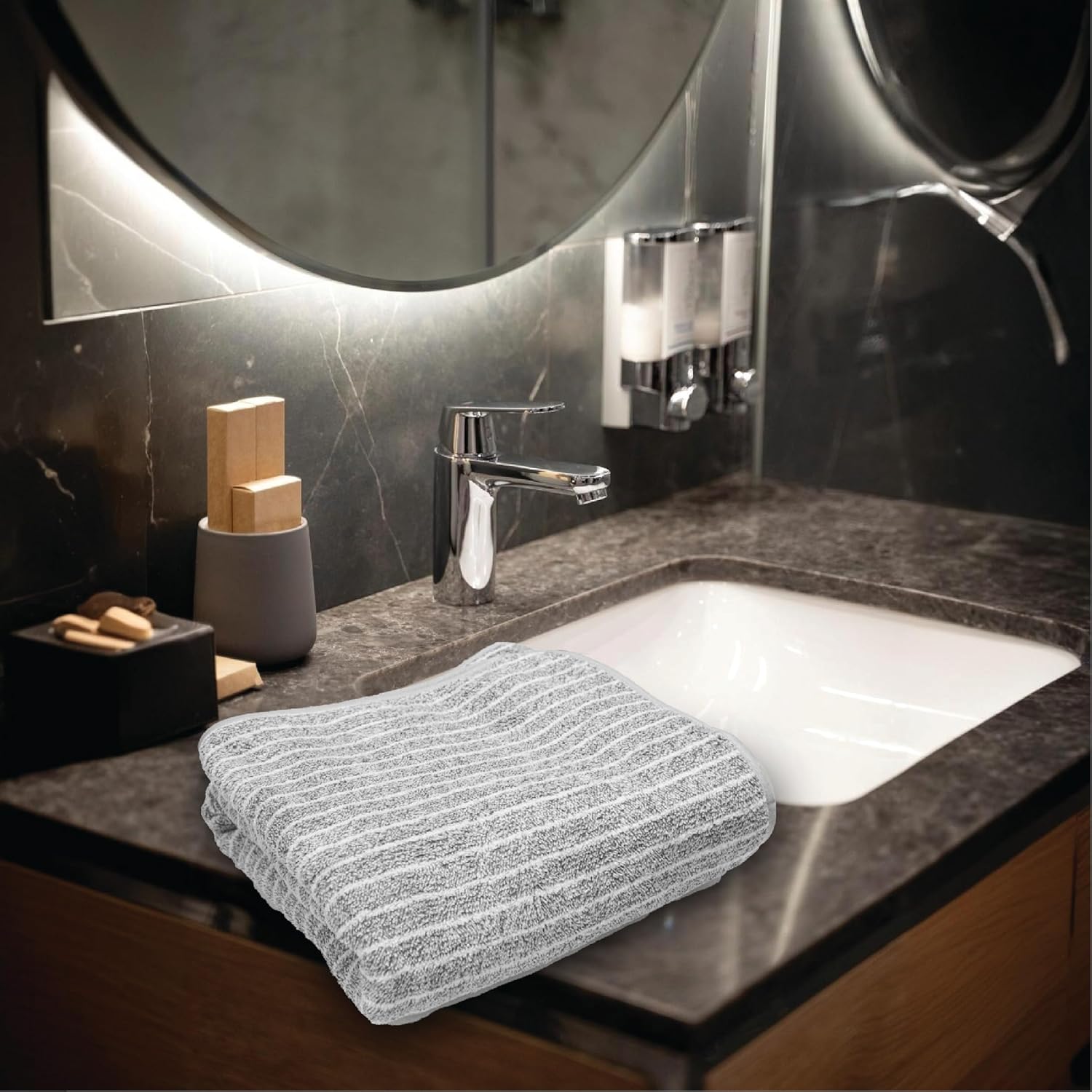 HOUSSE Microfiber Bath Towel, 360 GSM Coral Velvera Fleece, Extra Soft and Quick Dry, Large (VELVERA_Grey)