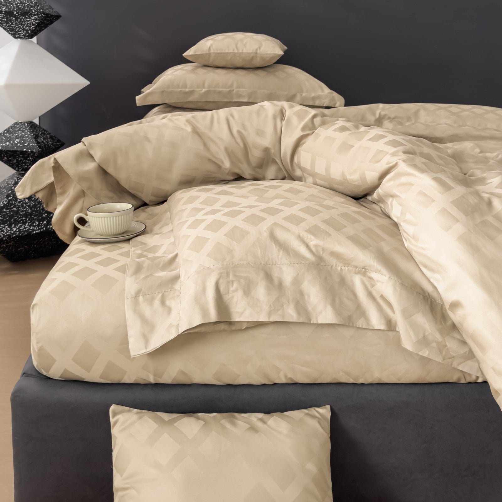HOUSSE 500 TC Italian Jacquard | Premium Bedding Set | Comfort Modern Designs & Breathable Fabric | Paris Crossroads