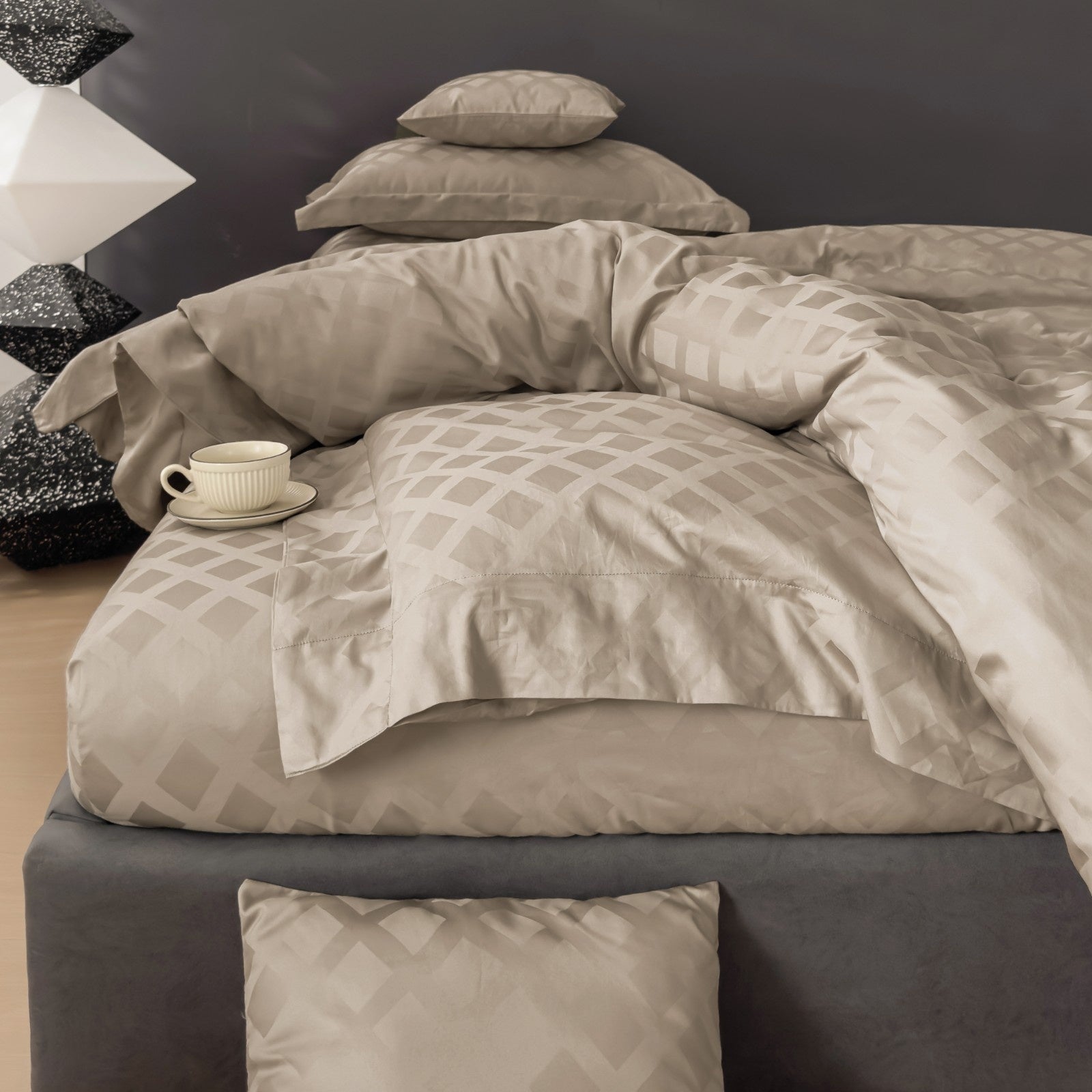 HOUSSE 500 TC Italian Jacquard | Premium Bedding Set | Comfort Modern Designs & Breathable Fabric | Paris Crossroads